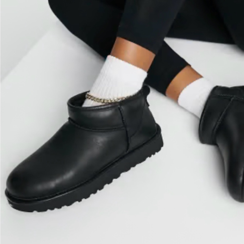 UGG ultra mini ankle boots 8